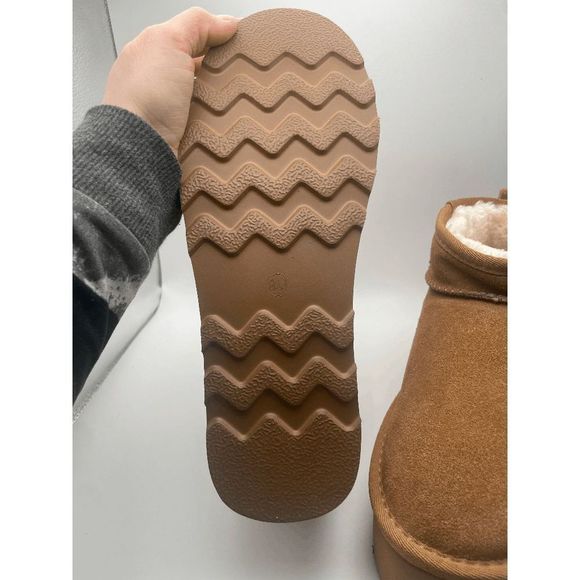 CUSHIONAIRE Women's COZY Genuine Suede pull on platform boot, Chestnut 8 - Picture 4 of 6